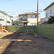 塀の代わりに建仁寺垣！ 少しずつ庭が完成。